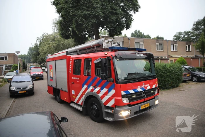 Brandweer onderzoekt gaslucht in woning
