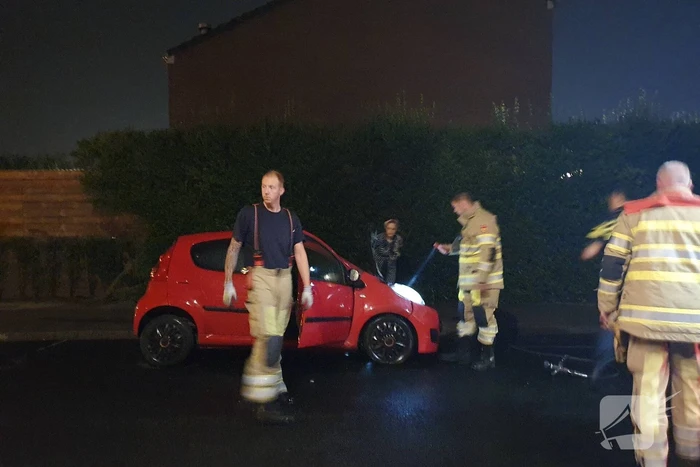 Auto brandt uit
