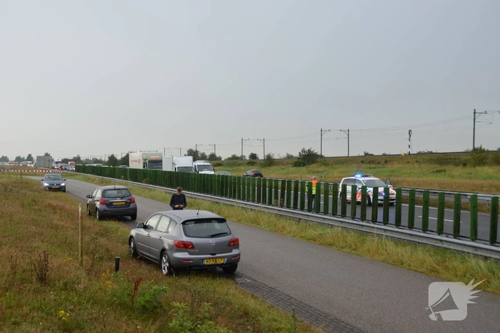 Snelweg dicht na forse aanrijding met vrachtwagen