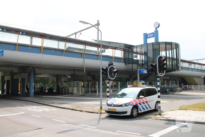 Zoekactie naar verdachte nabij station Parkwijk
