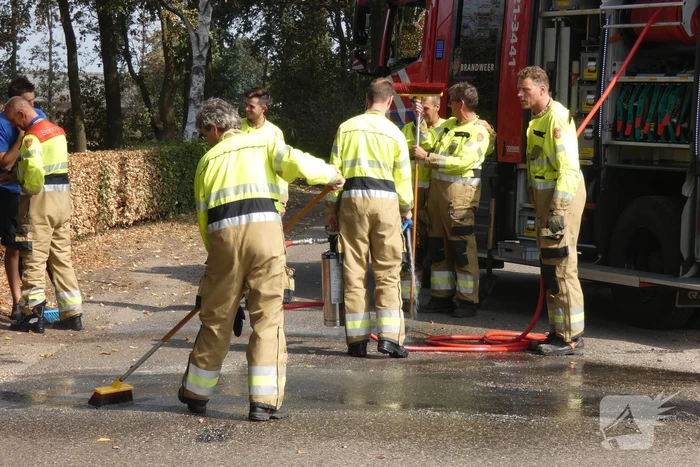 Personenauto in botsing met tractor
