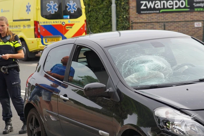 Wielrenner gewond bij kop-staartbotsing
