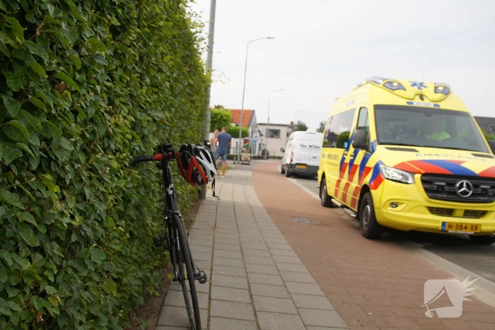 Wielrenner gewond bij kop-staartbotsing