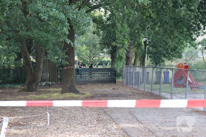 Verdachten gezocht na mogelijk brandstichting