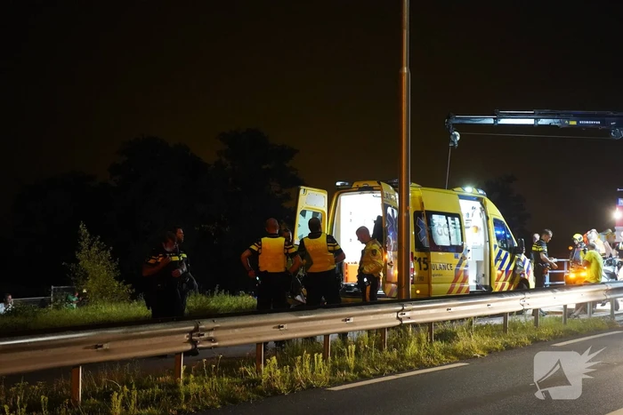 Bestuurder overleden nadat auto te water is geraakt