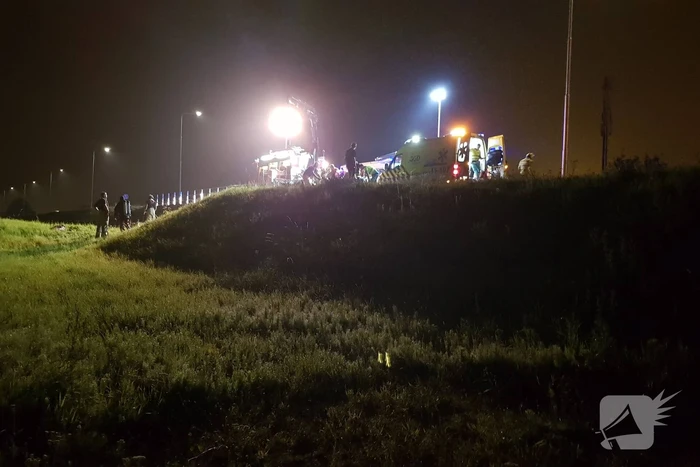 Bestuurder overleden nadat auto te water is geraakt