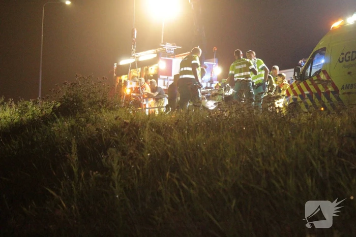 Bestuurder overleden nadat auto te water is geraakt