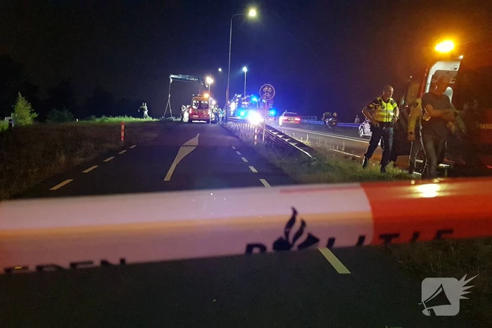 Bestuurder overleden nadat auto te water is geraakt