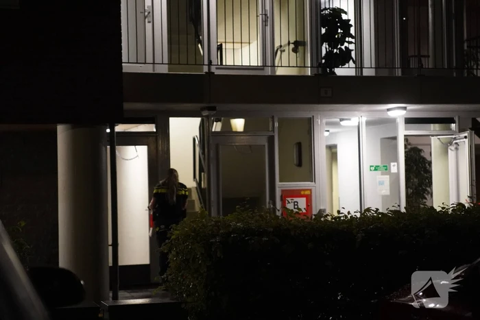 Politie doet onderzoek naar stoffelijk overschot in flatwoning