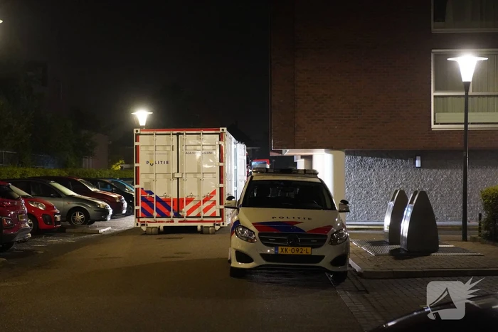 Politie doet onderzoek naar stoffelijk overschot in flatwoning