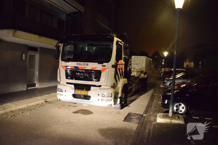 Politie doet onderzoek naar stoffelijk overschot in flatwoning