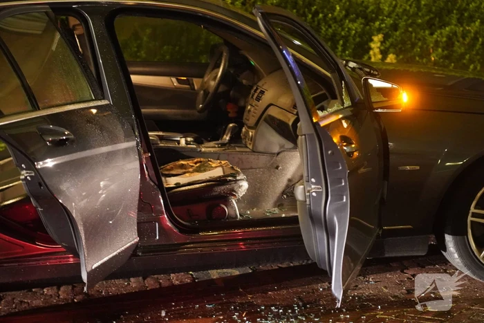 Auto in brand gestoken