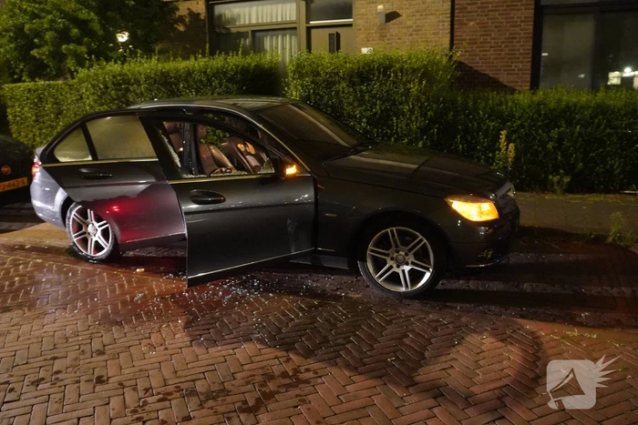 Auto in brand gestoken