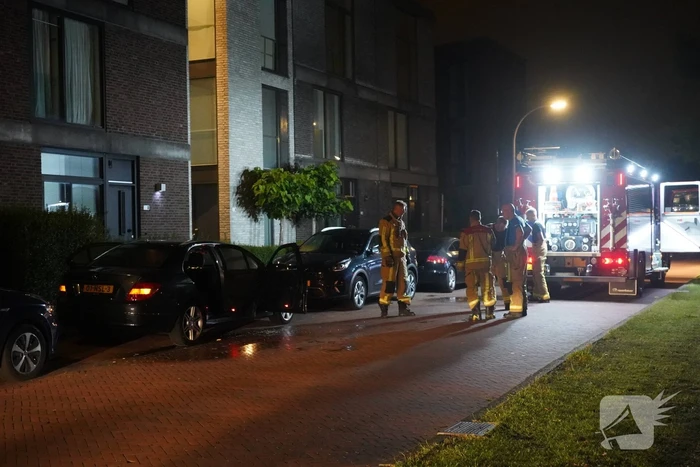 Auto in brand gestoken