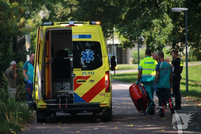 Agenten stabiliseren nek van slachtoffer