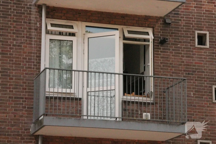 Brand in keuken van flatwoning