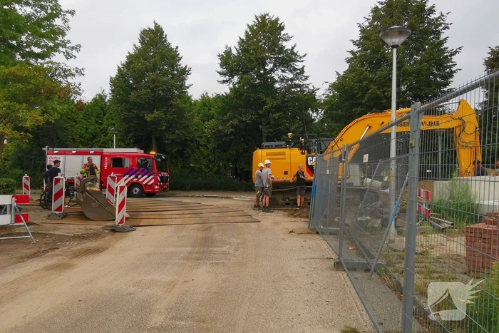 Gasleiding geraakt bij graafwerkzaamheden op bouwplaats