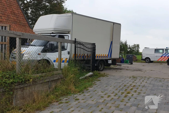 Hennepkwekerij aangetroffen en ontmanteld