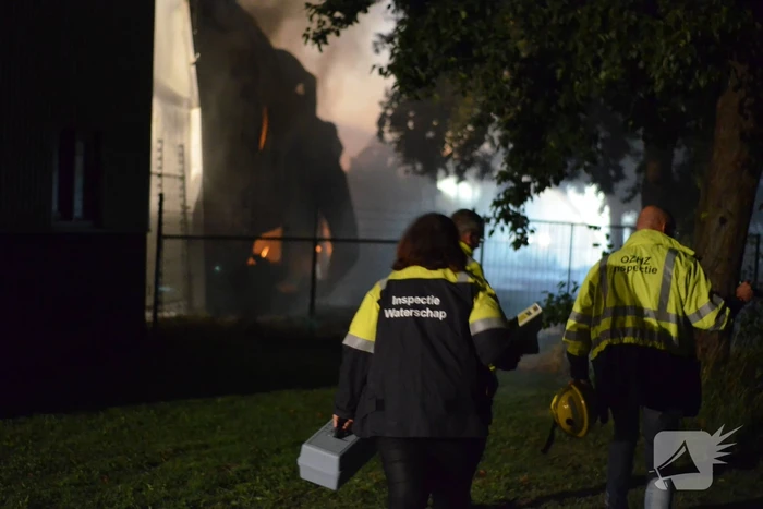 Bedrijfsverzamelgebouw verwoest door grote uitslaande brand