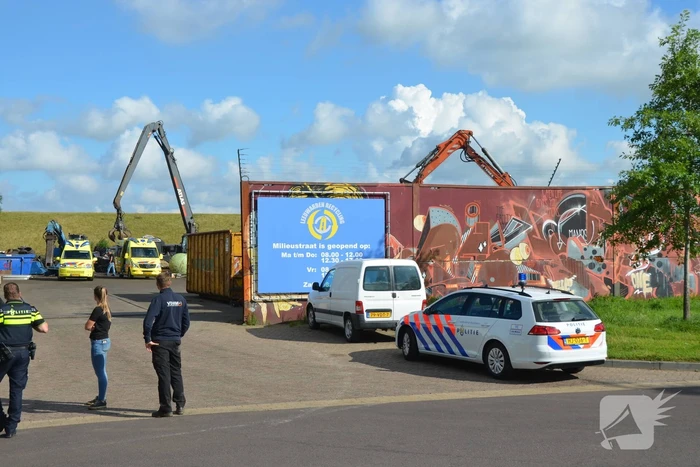 Traumahelikopter ingezet voor incident bij metaalrecycling bedrijf