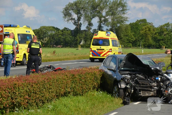 Motorrijder overleden bij frontale aanrijding met auto