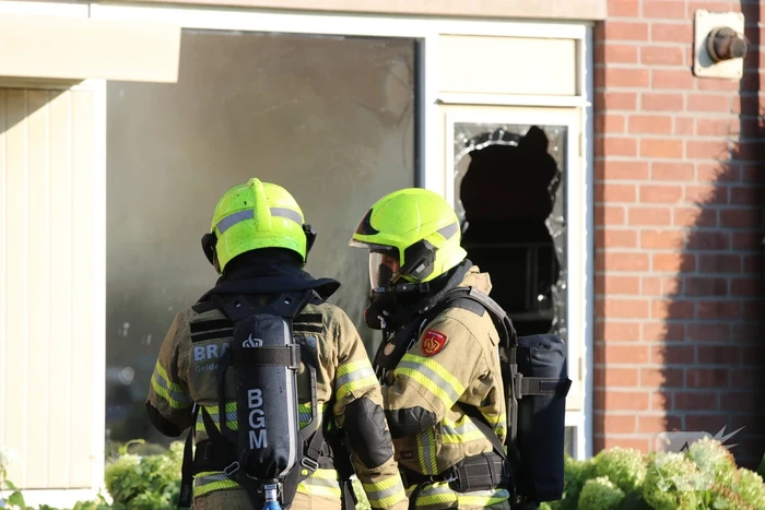Veel rook bij woningbrand
