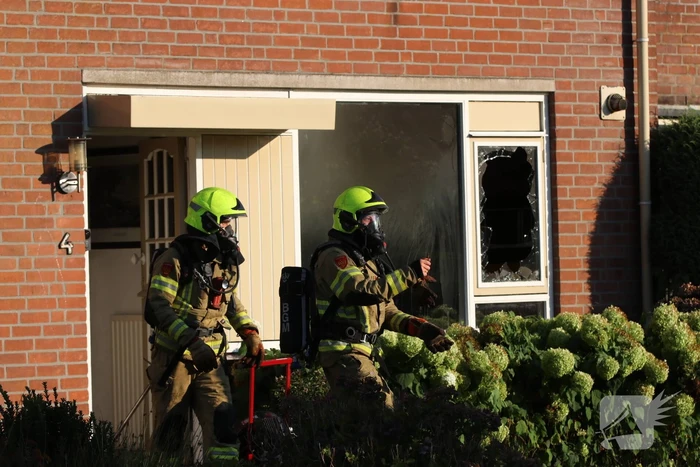 Veel rook bij woningbrand