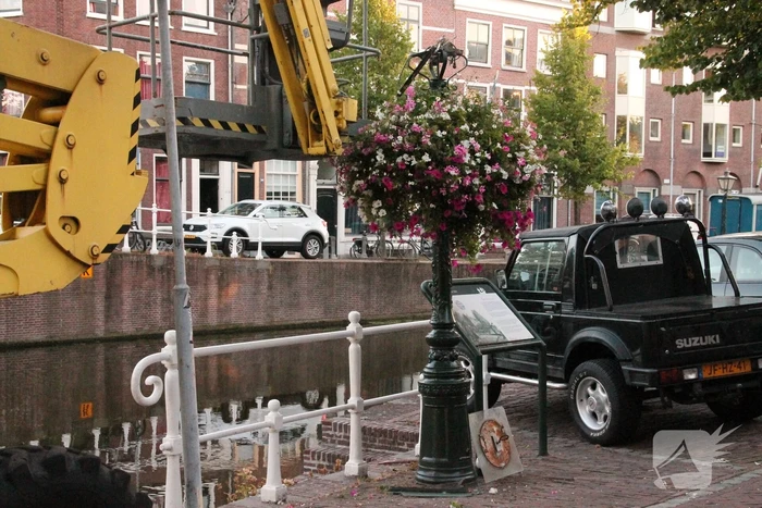 Hoogwerker zorgt voor schade