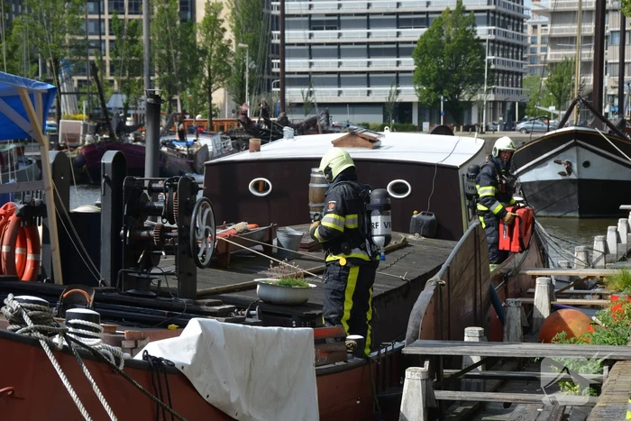 Één gewonde bij brand op schip