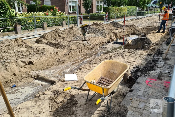 Waterleiding stuk getrokken bij graafwerkzaamheden