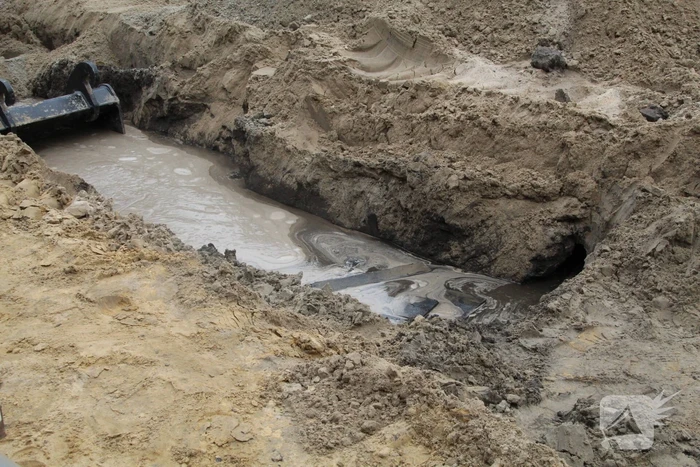 Waterleiding stuk getrokken bij graafwerkzaamheden