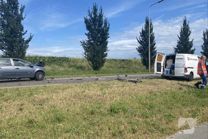 Drie voertuigen betrokken bij frontale aanrijding