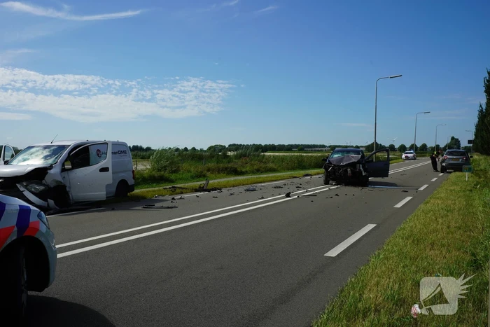 Drie voertuigen betrokken bij frontale aanrijding