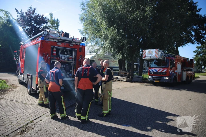 Schermdoek vat vlam in kwekerij Spekflowers