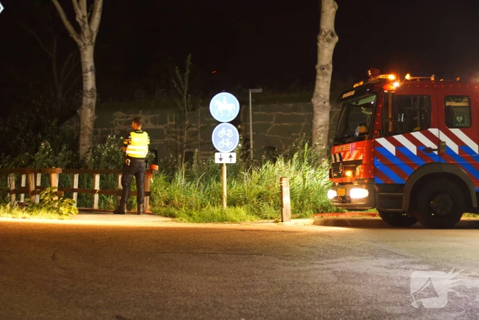 Scooter volledig uitgebrand op brug