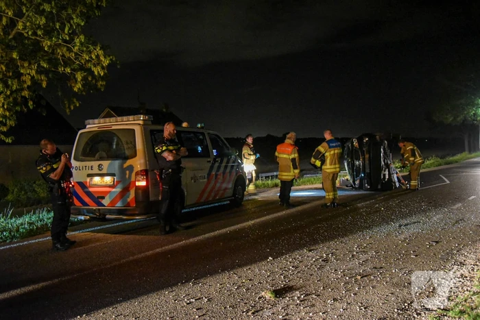 Ravage na botsing op geparkeerde personenauto's