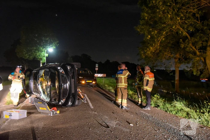 Ravage na botsing op geparkeerde personenauto's
