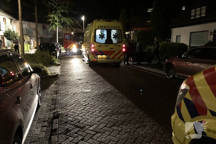 Politie en brandweer halen bewoners uit woning door co-melder