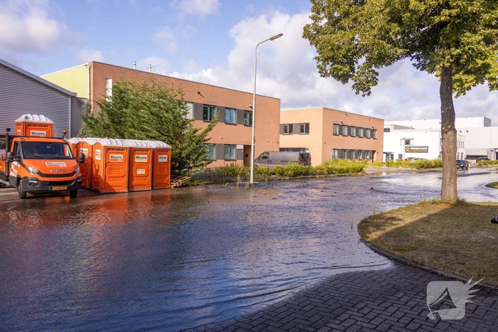 Waterpret na gesprongen waterleiding
