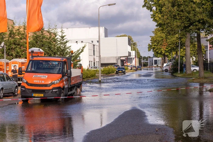 Waterpret na gesprongen waterleiding