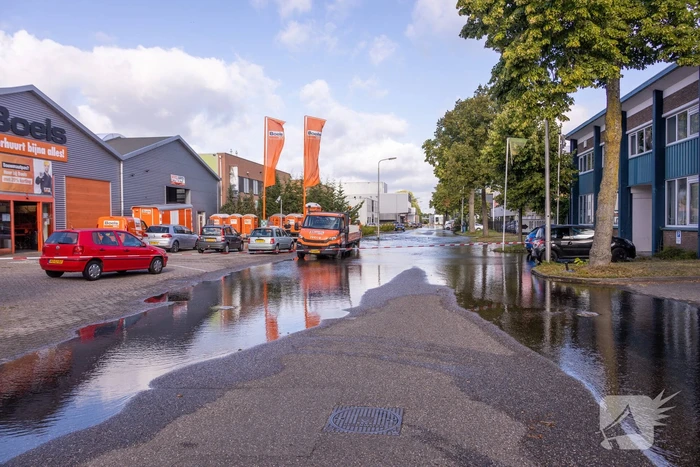 Waterpret na gesprongen waterleiding