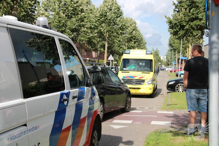 Bestuurster van scootmobiel gewond na aanrijding met auto