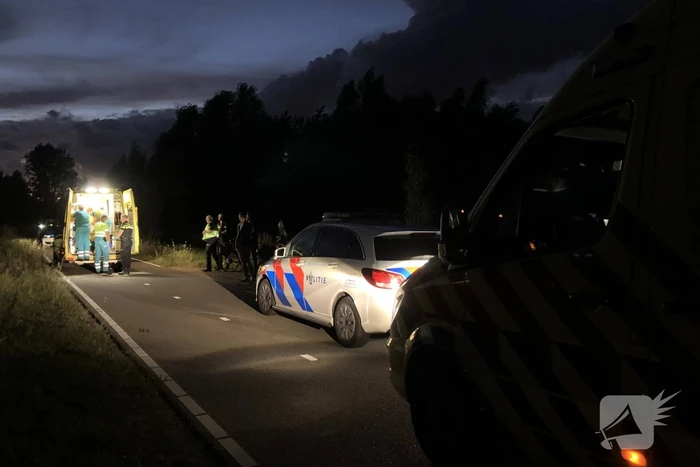 Man valt met brommer en raakt gewond