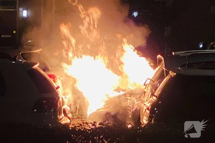 Auto verwoest door brand