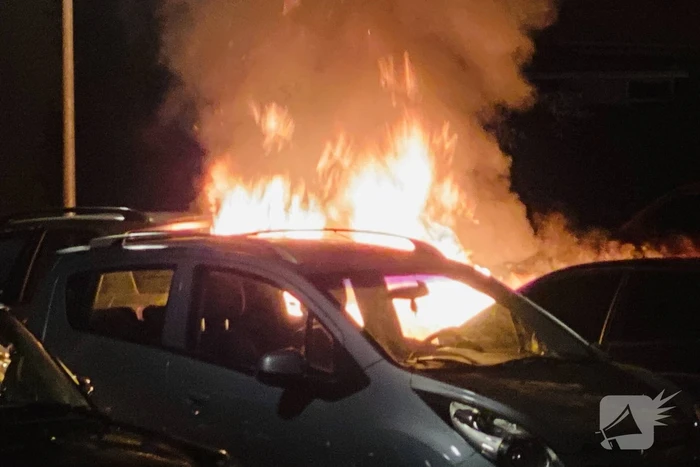 Auto verwoest door brand