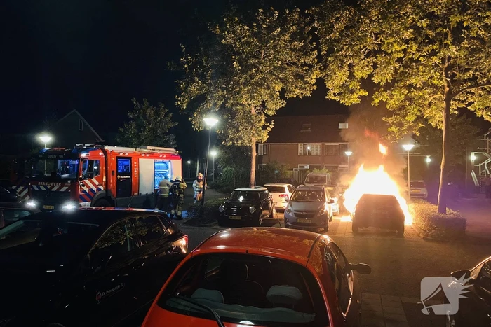 Auto verwoest door brand