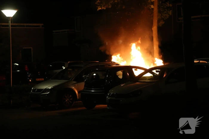 Auto verwoest door brand