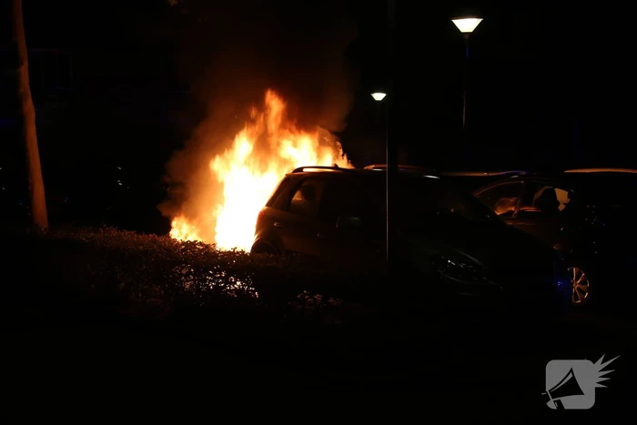Auto verwoest door brand