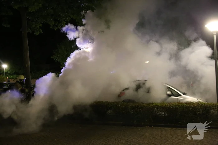 Auto verwoest door brand