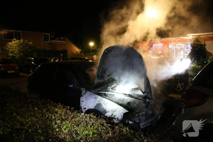Auto verwoest door brand